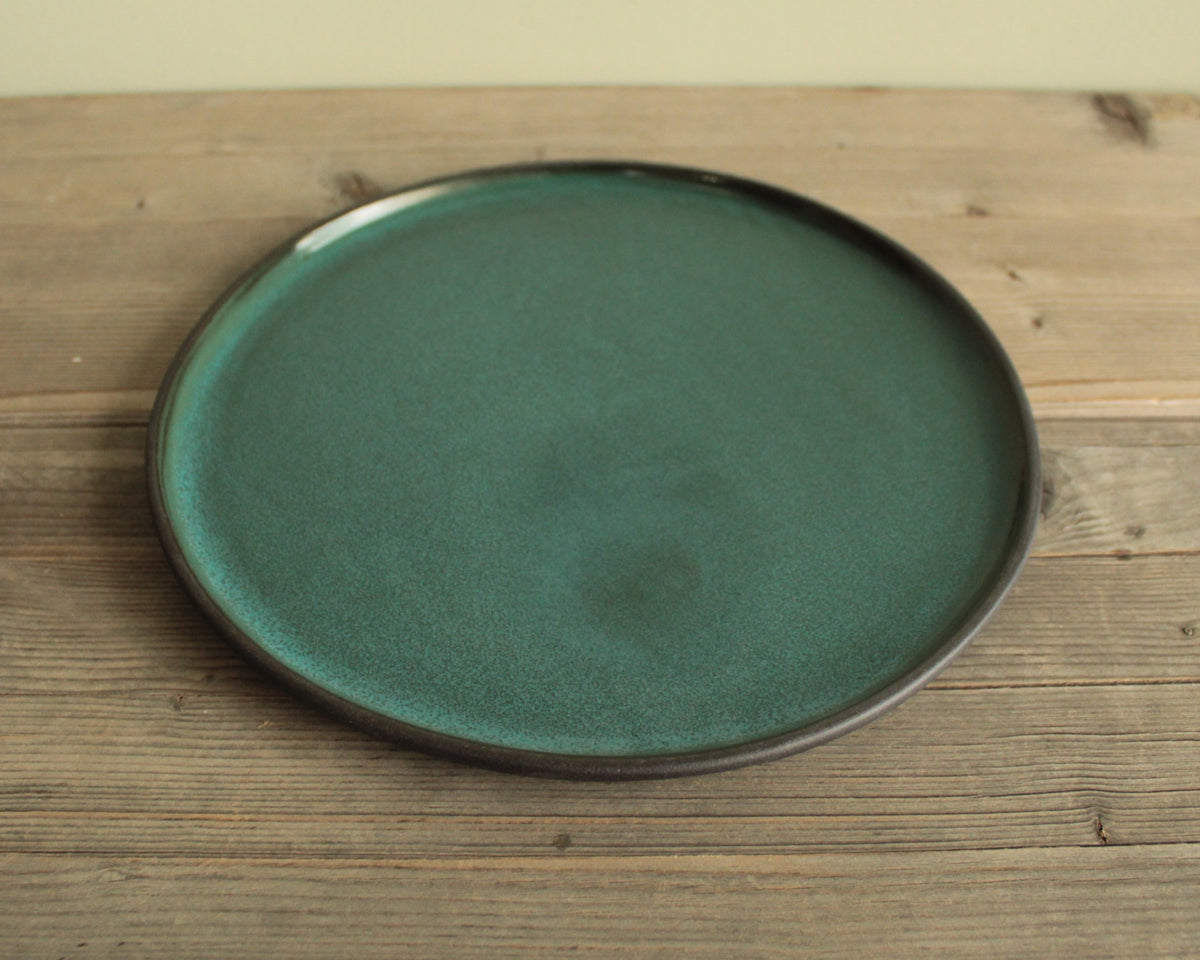 Botanical green dinner plate