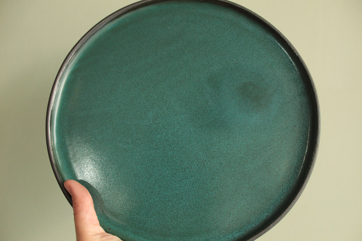 Botanical green dinner plate