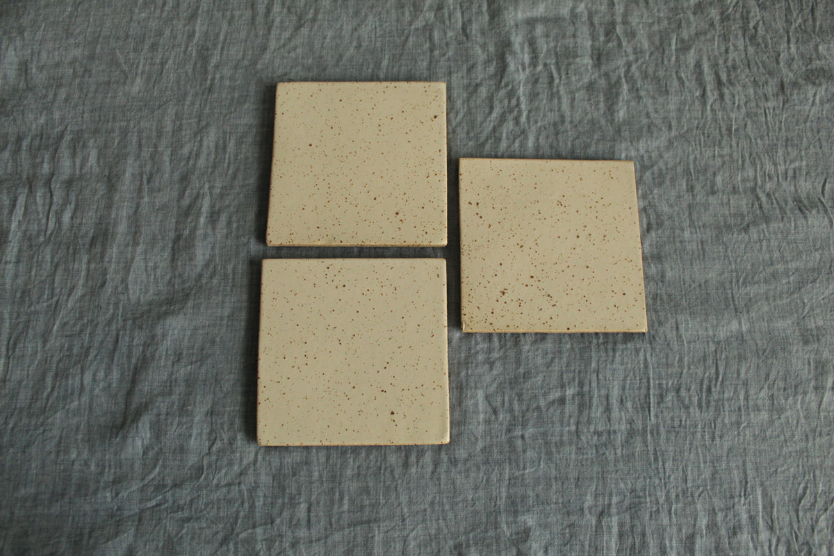 Coaster / Souver (speckled white)