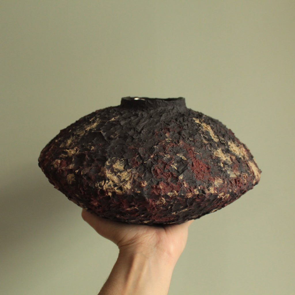 Volcanic echo vase