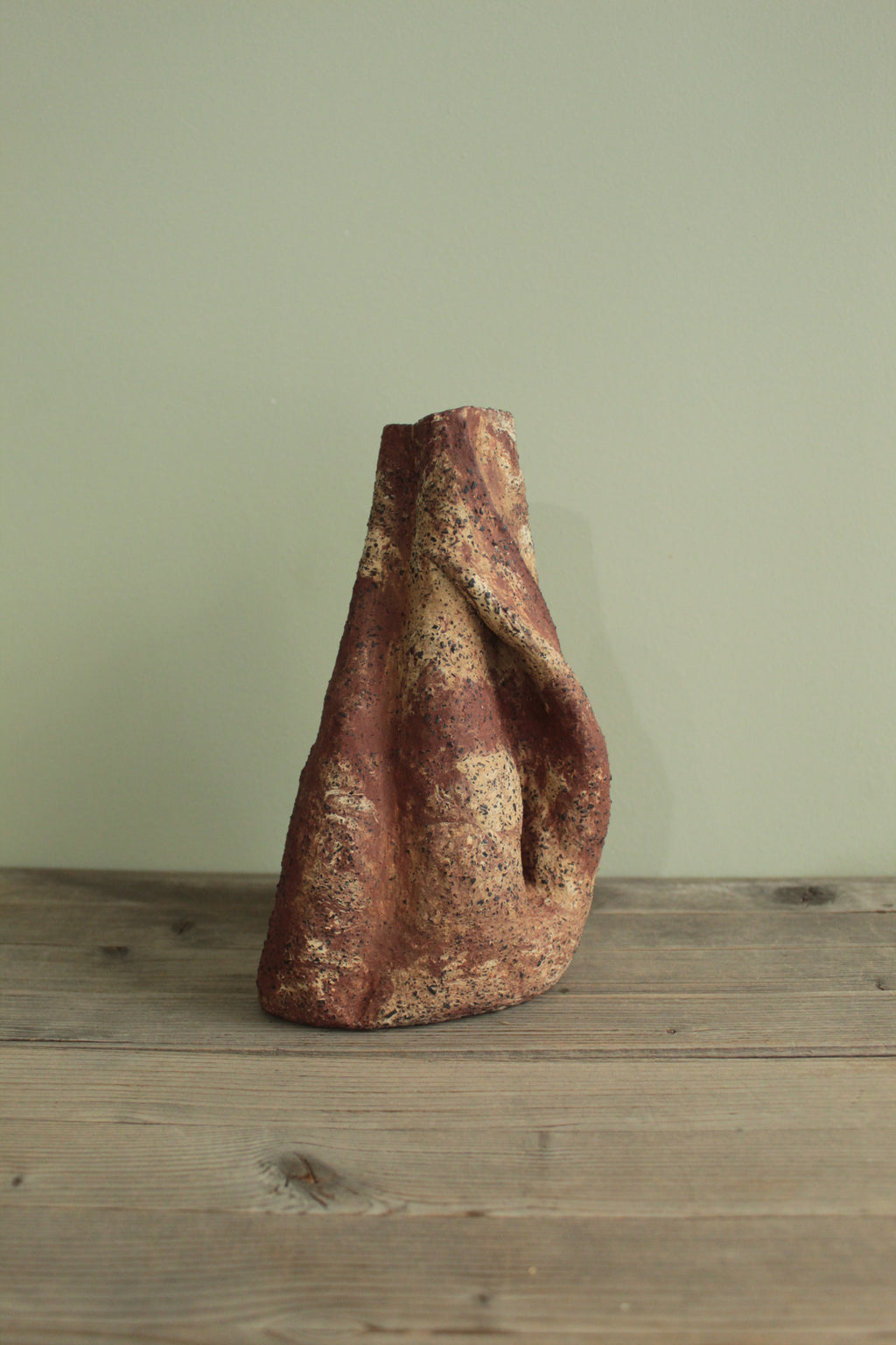 Red cave vase