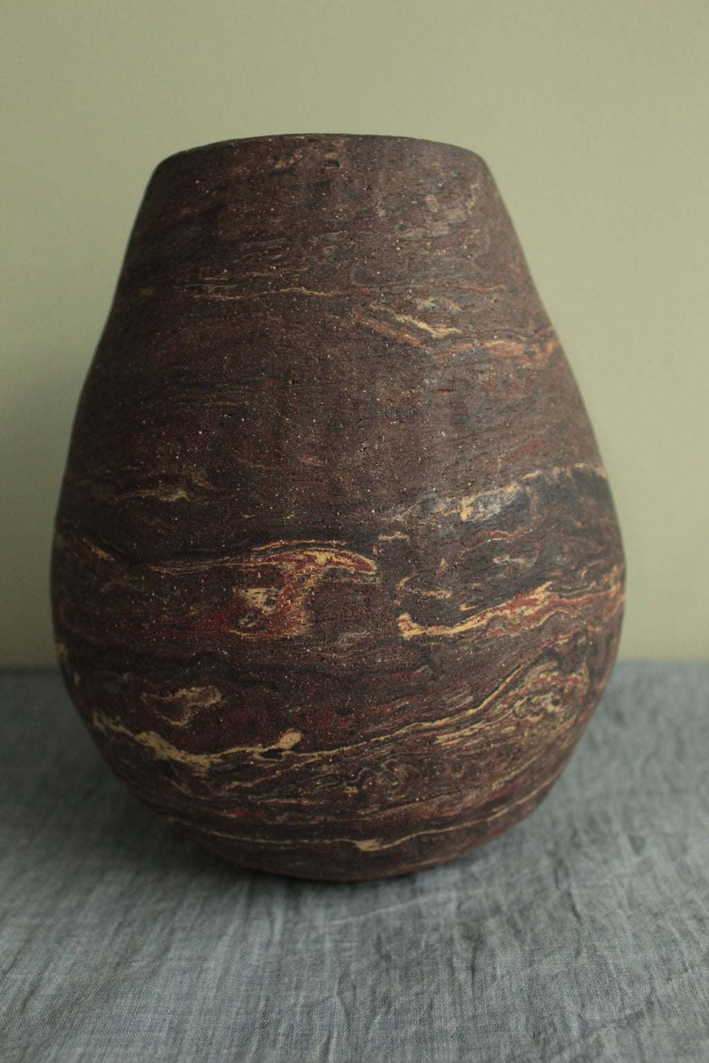 Drop geology vase