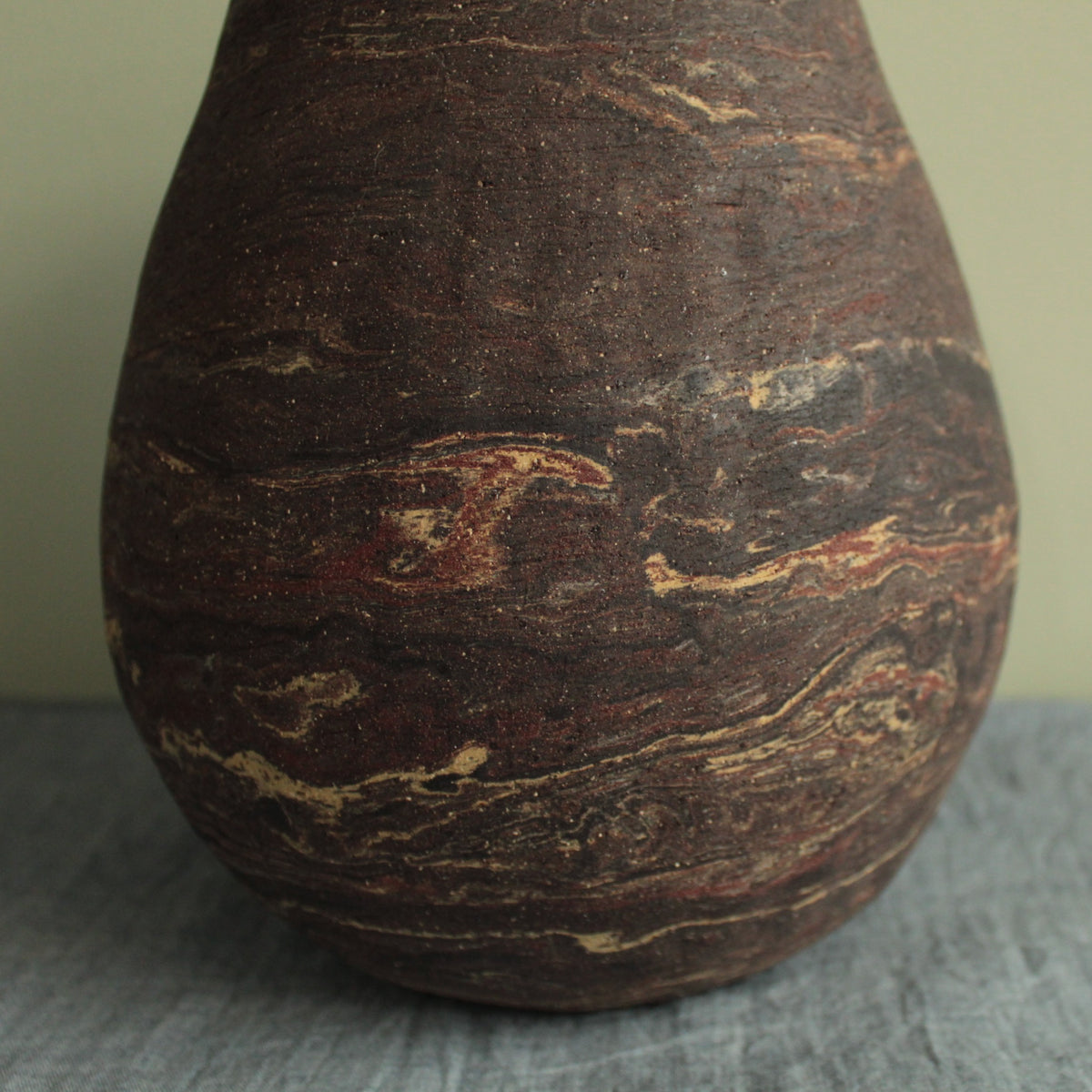 Drop geology vase