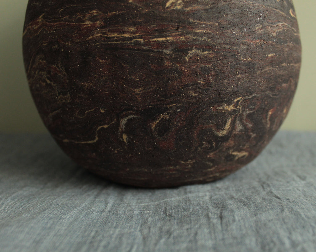 Drop geology vase