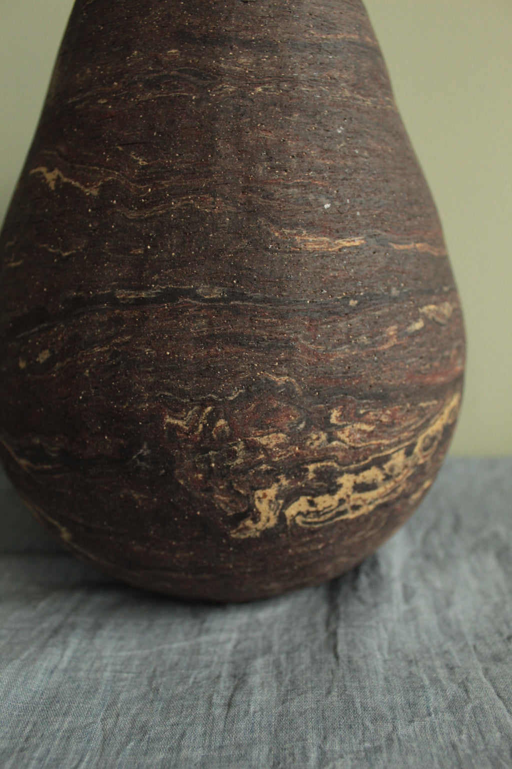 Drop geology vase
