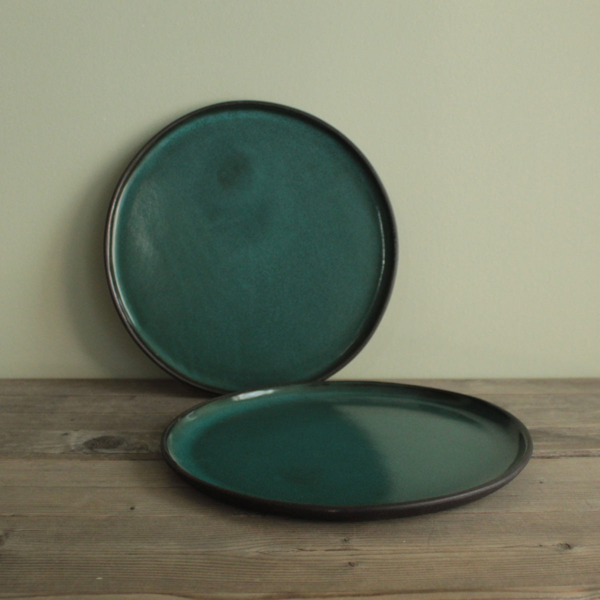 Botanical green dinner plate