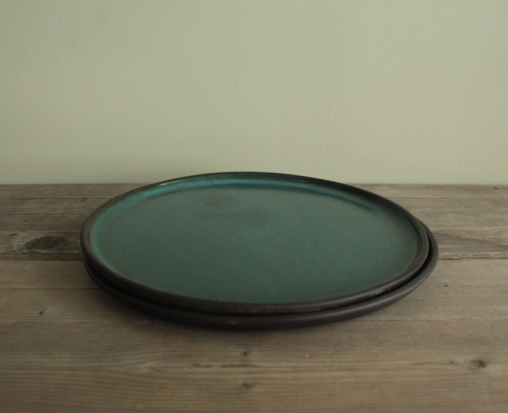 Botanical green dinner plate