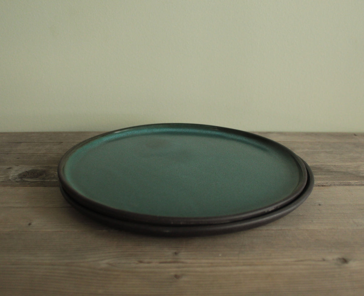Botanical green dinner plate