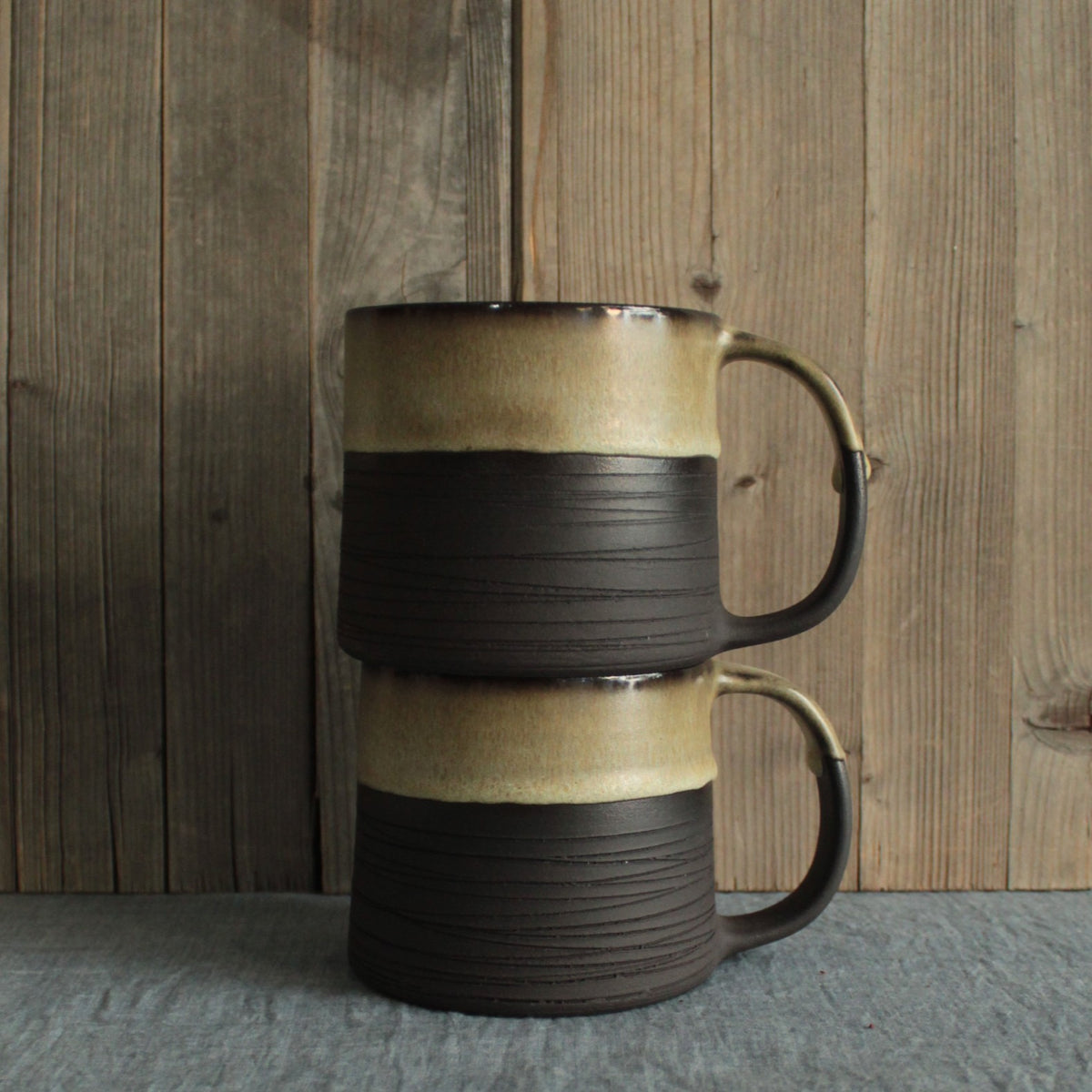 300ml Textured brown mug