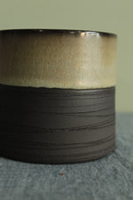 Load image into Gallery viewer, 300ml Textured brown mug

