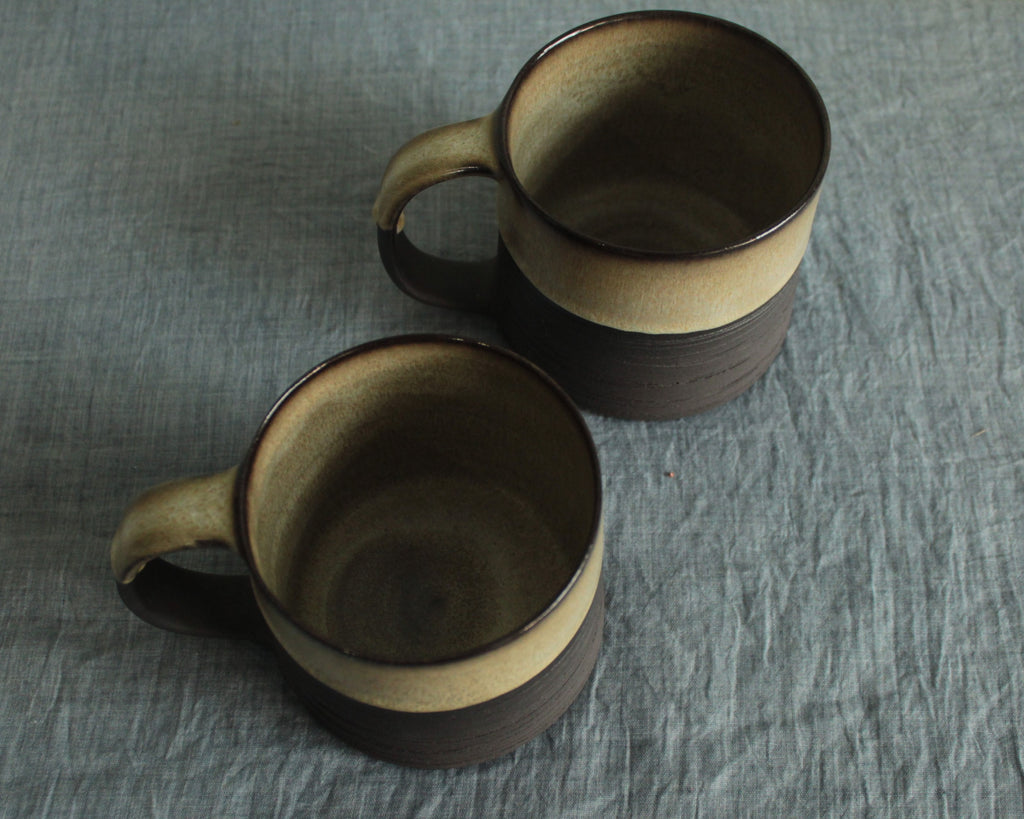 300ml Textured brown mug