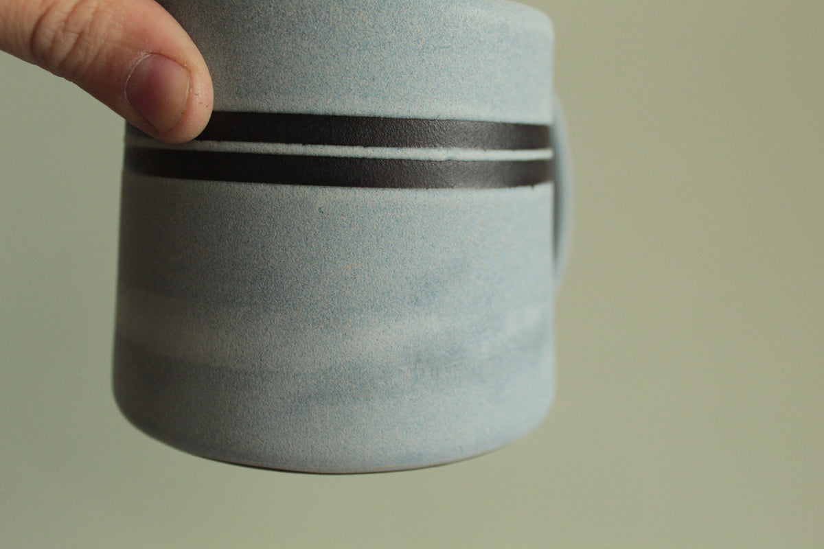300ml Textured double lined ice white mug