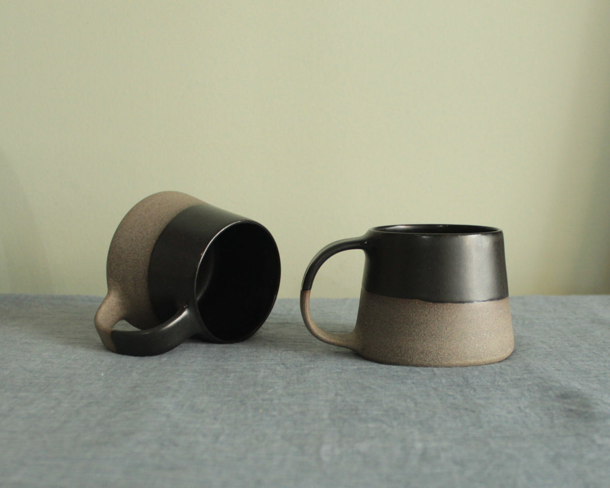 200ml Black on grey mug