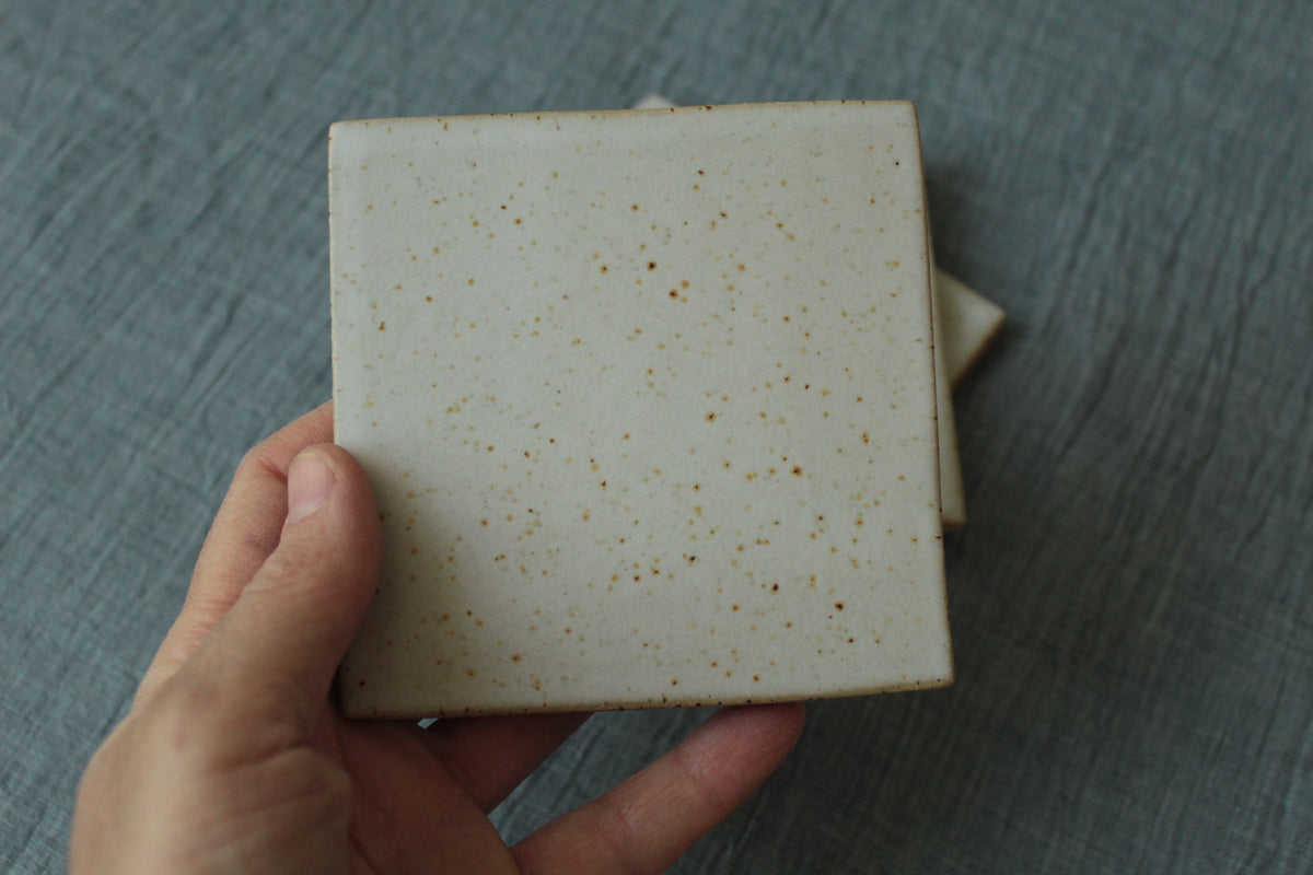 Coaster / Souver (speckled white)