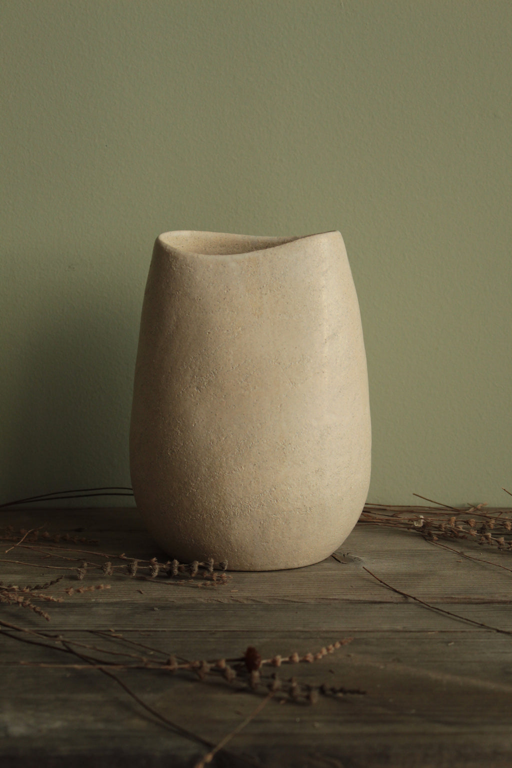 White vase 2