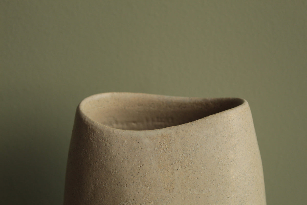 White vase 2