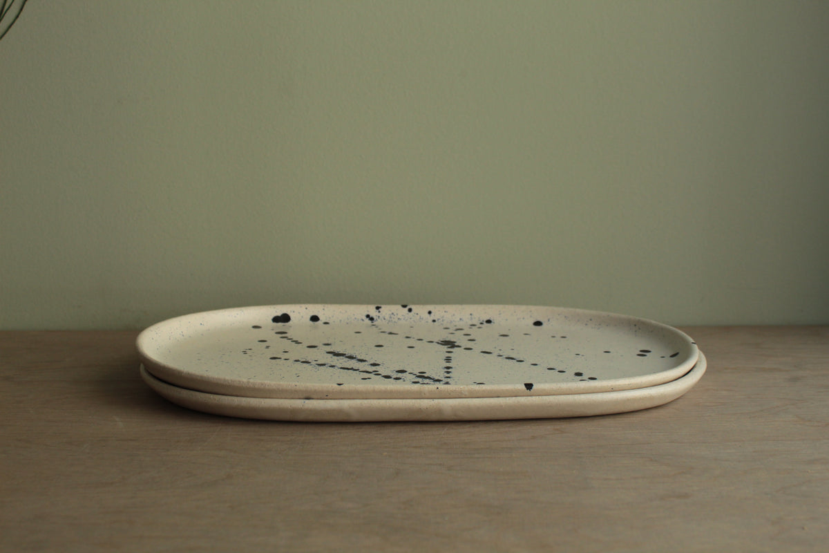 Oval platter with splashes