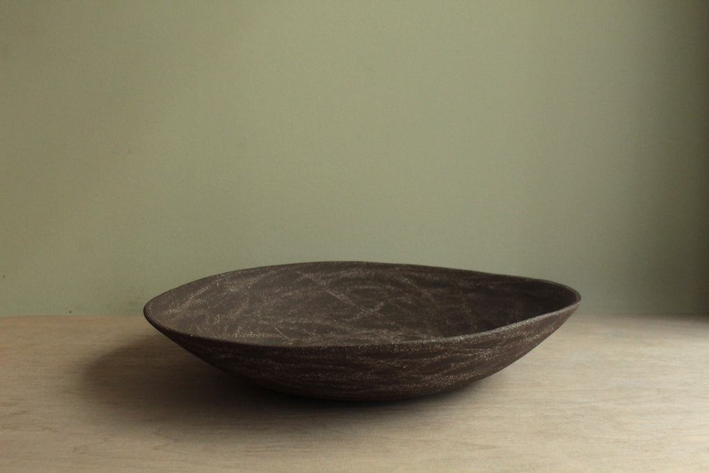 Brown and white decorative platter/bowl