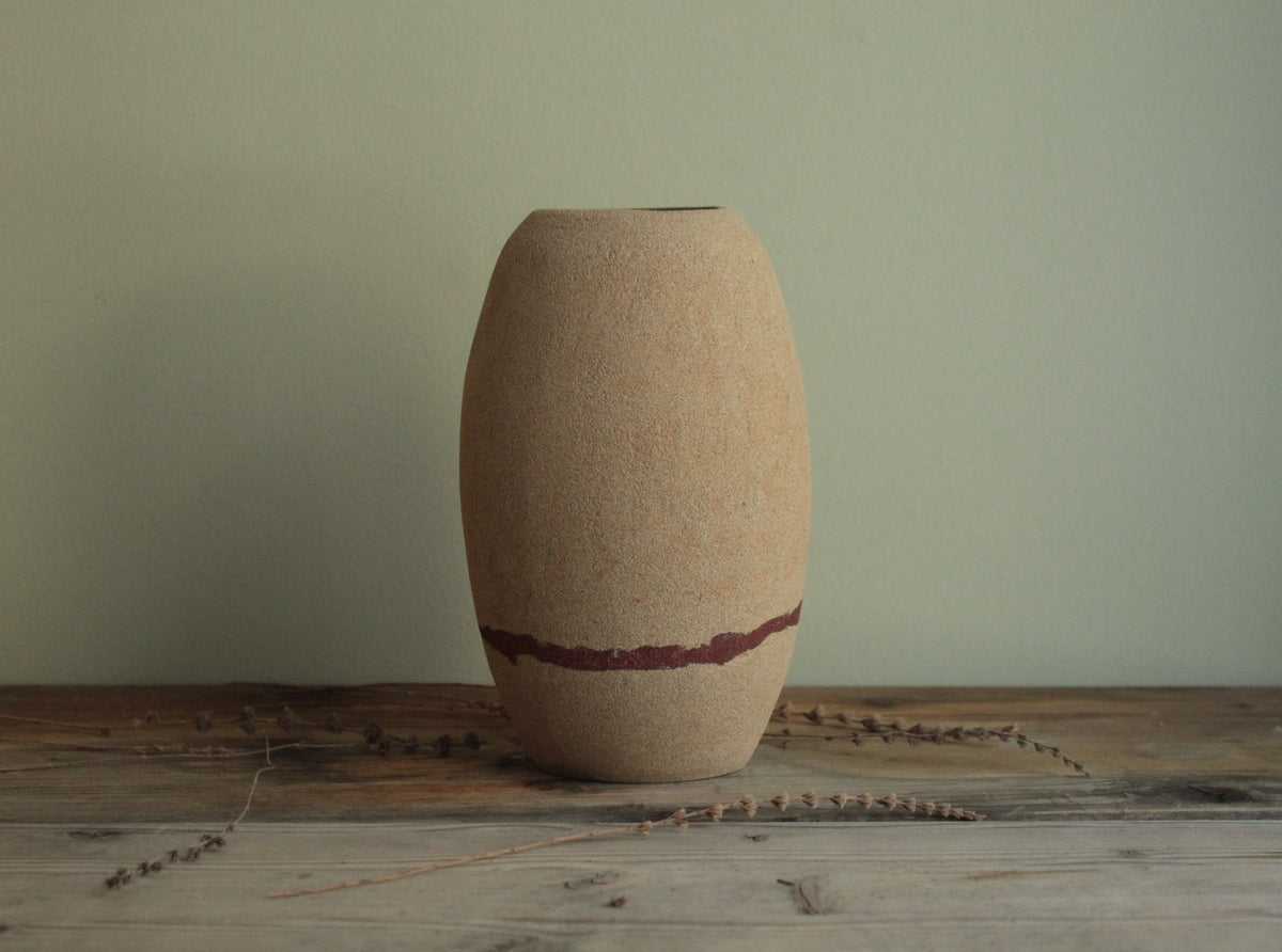 Red line vase