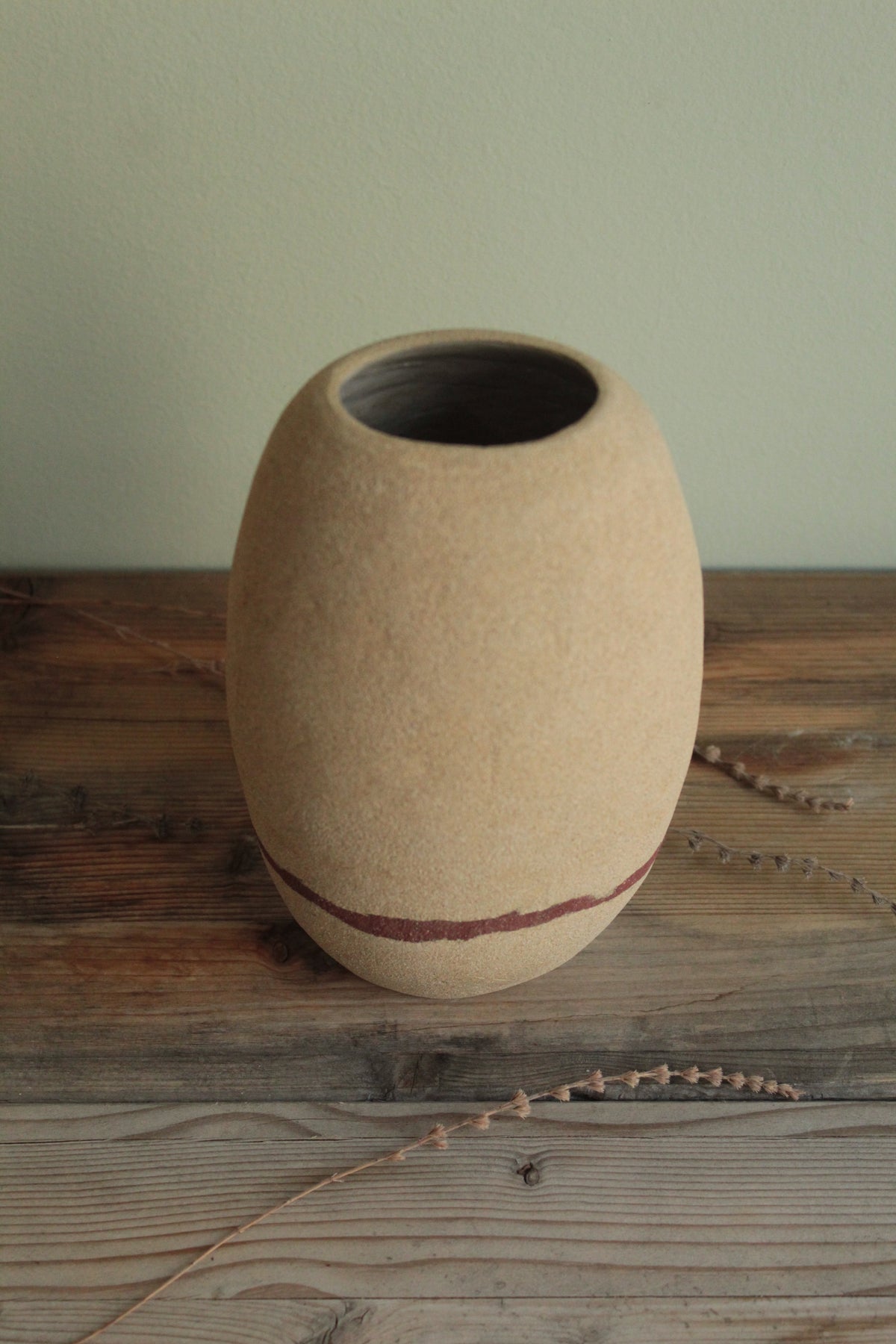 Red line vase