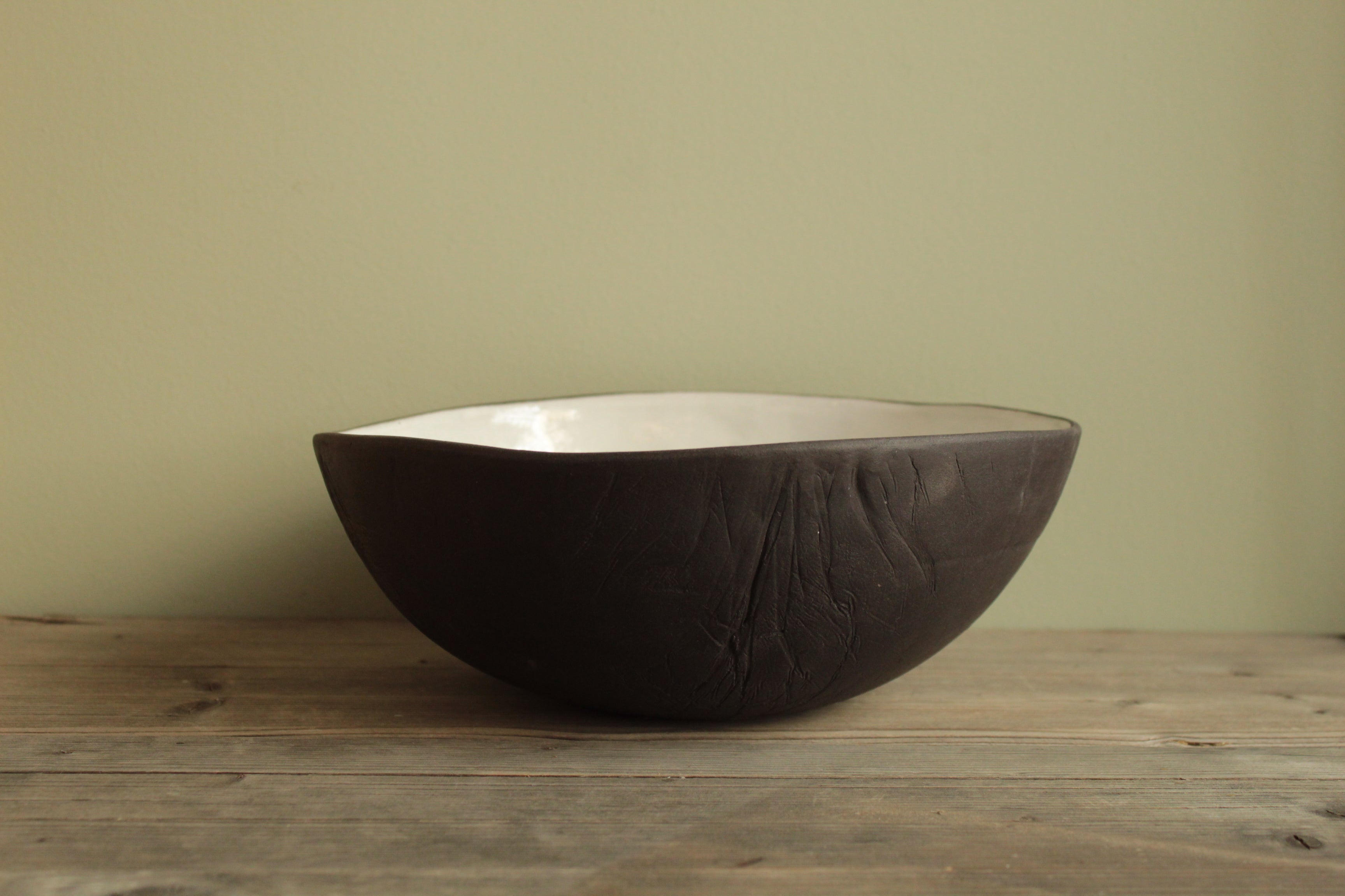 Black/White serving bowl with texture