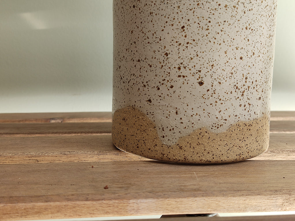 White speckled planter