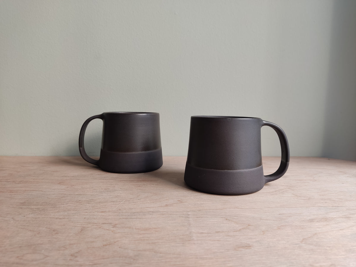 300/400ml Black on black mug