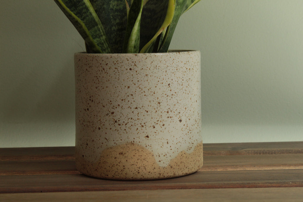 White speckled planter