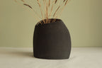 Black vase 1
