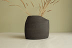 Black vase 1