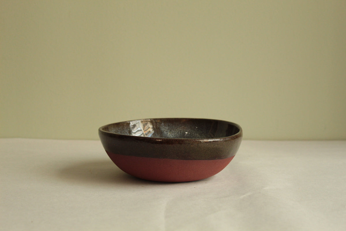 Medium green-red bowl