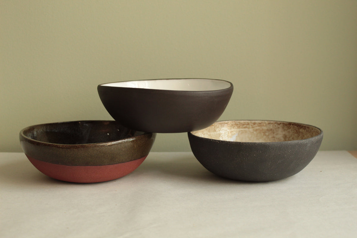 Medium green-red bowl