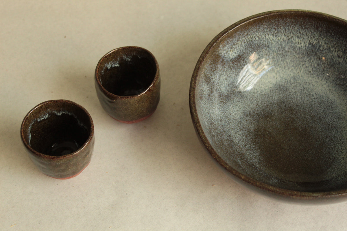 Medium green-red bowl