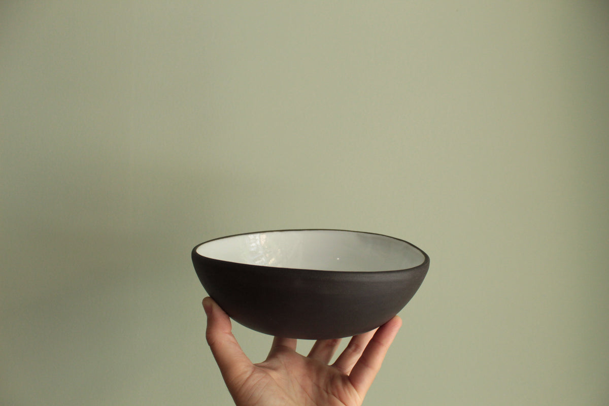 Black and white bowl size 2