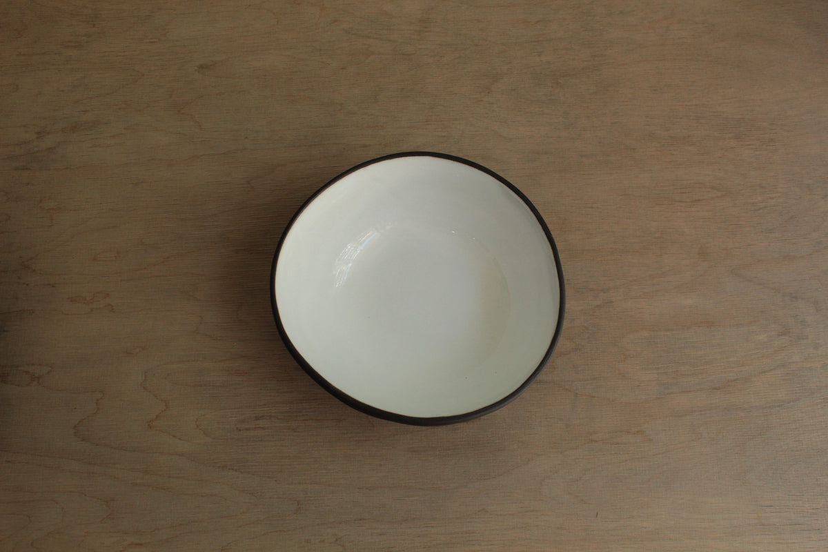 Black and white bowl size 2