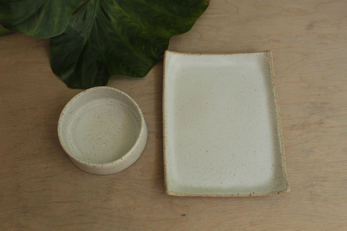 Set of serving platter and bowl