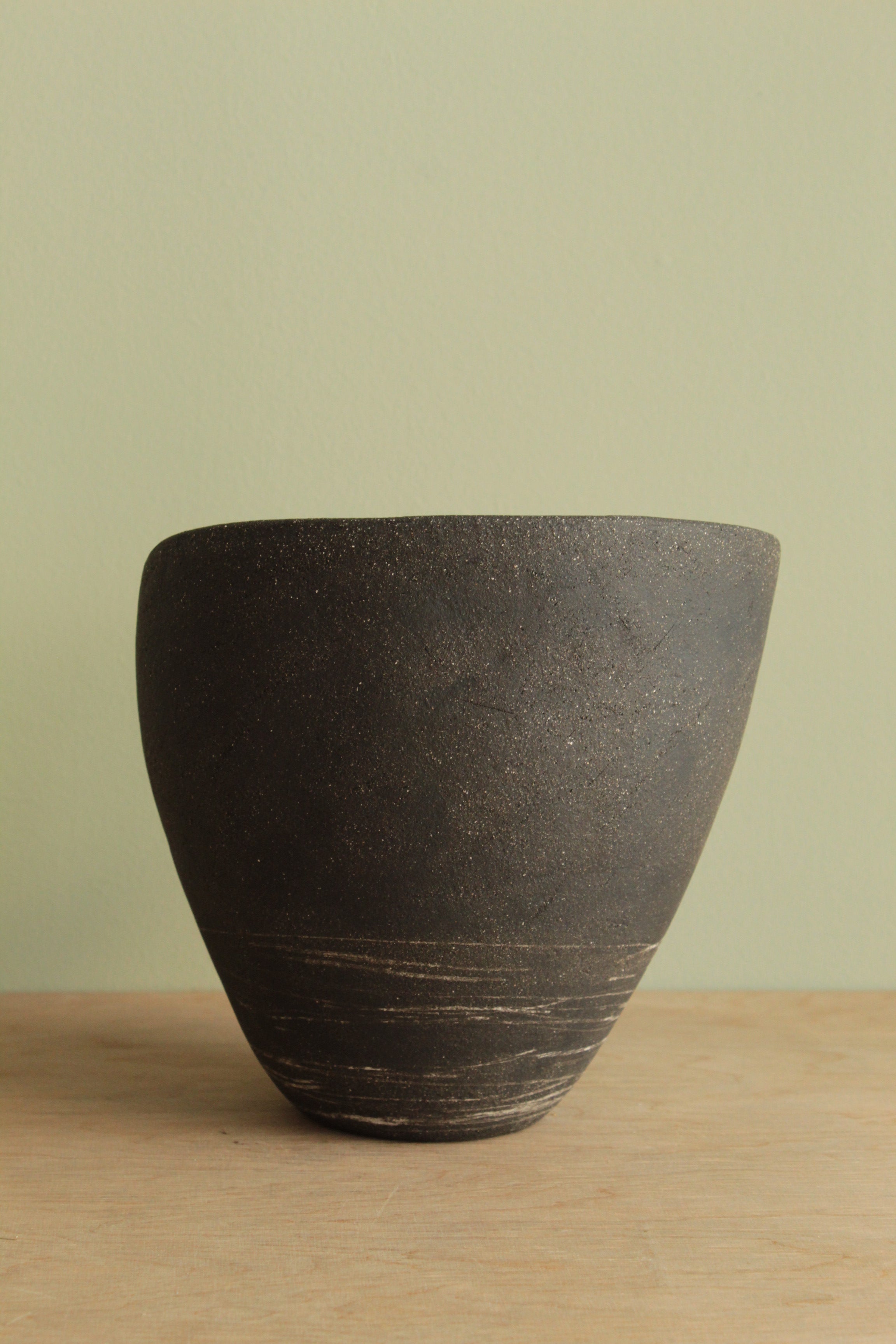 Black vase 3