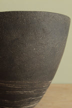 Black vase 3