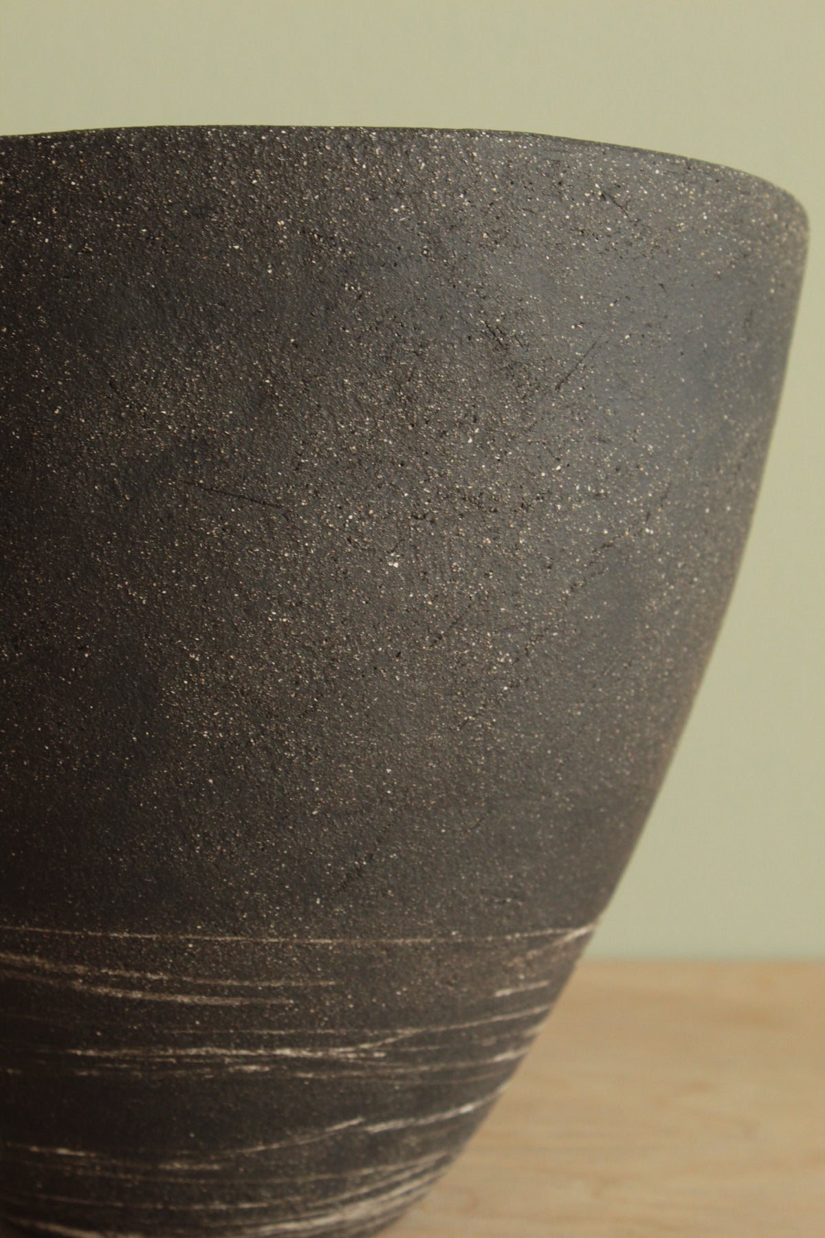 Black vase 3