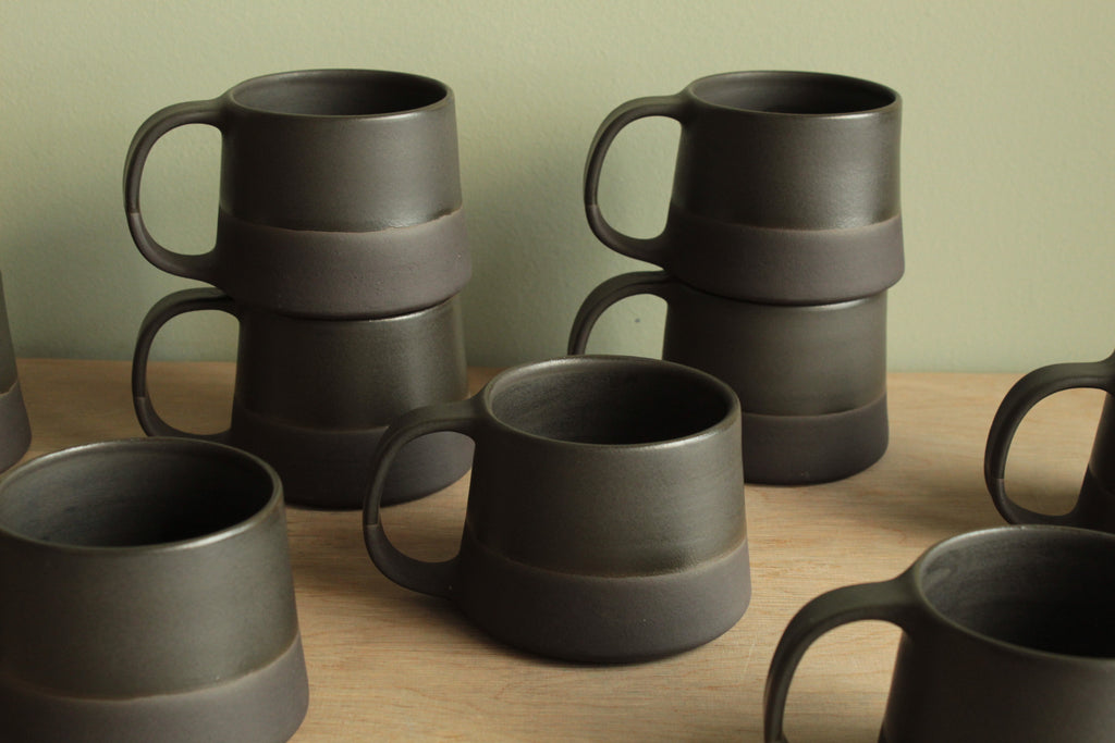 300/400ml Black on black mug