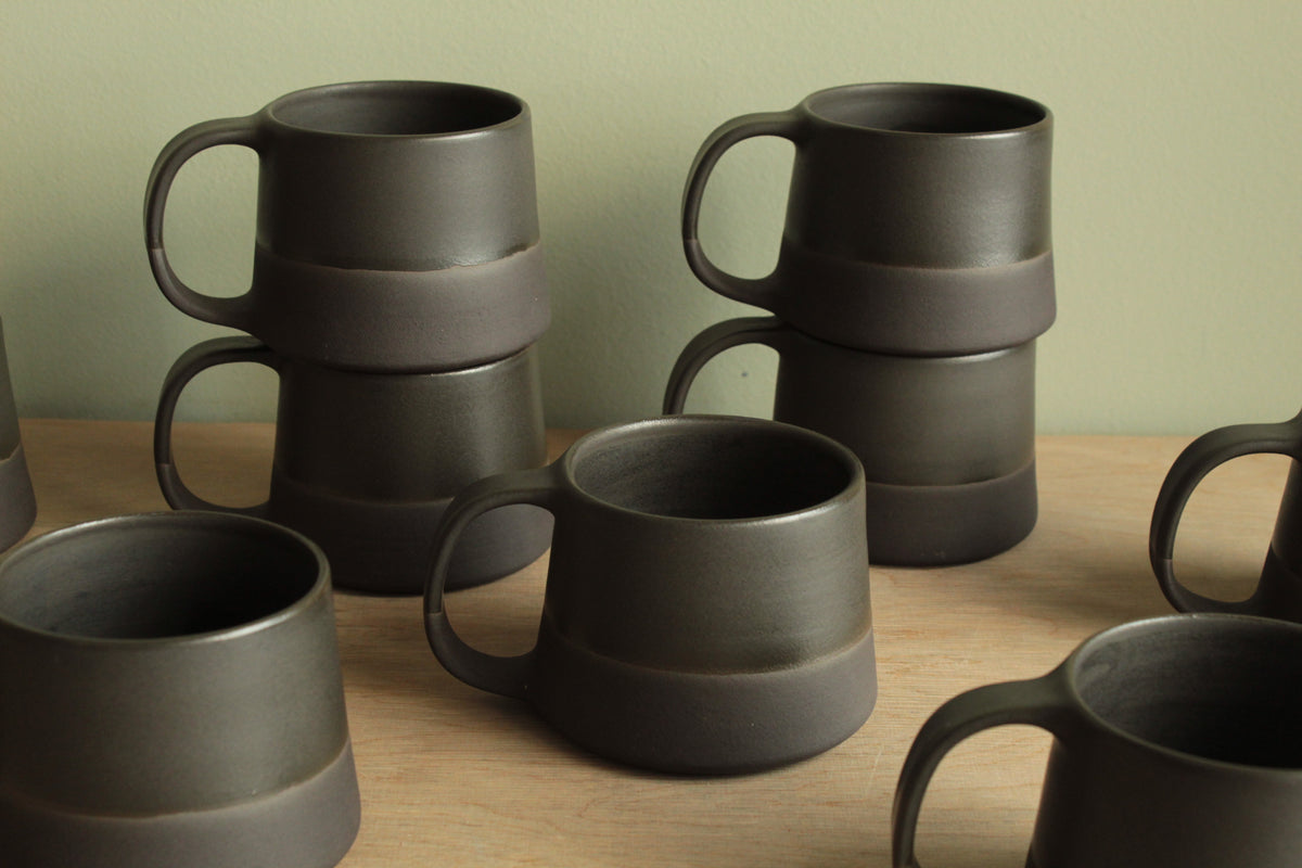 300/400ml Black on black mug