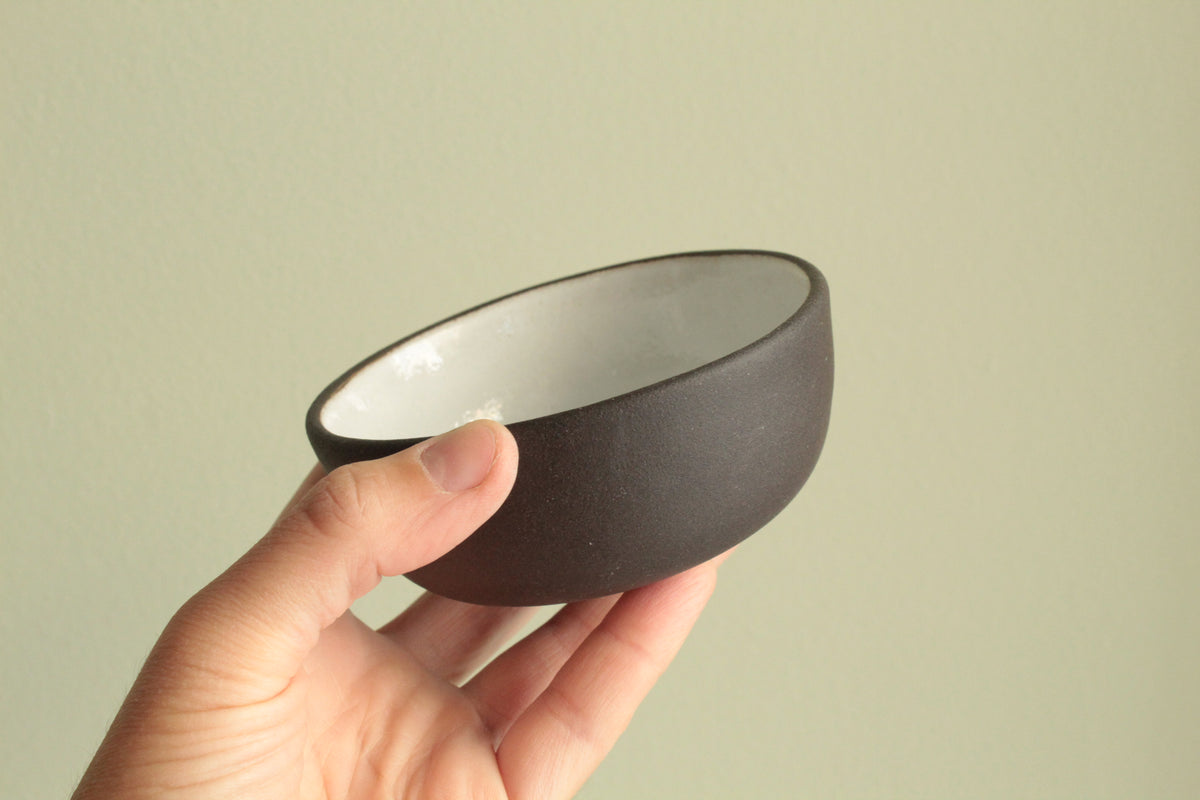 Small bowl black and white