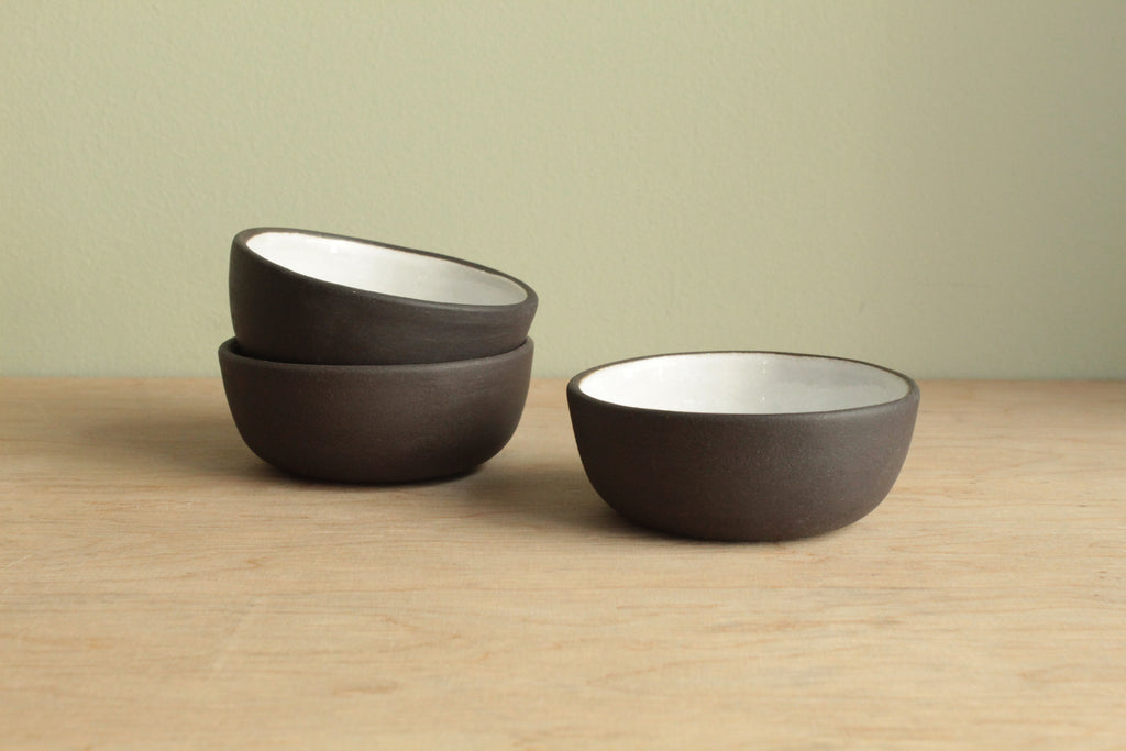 Small bowl black and white