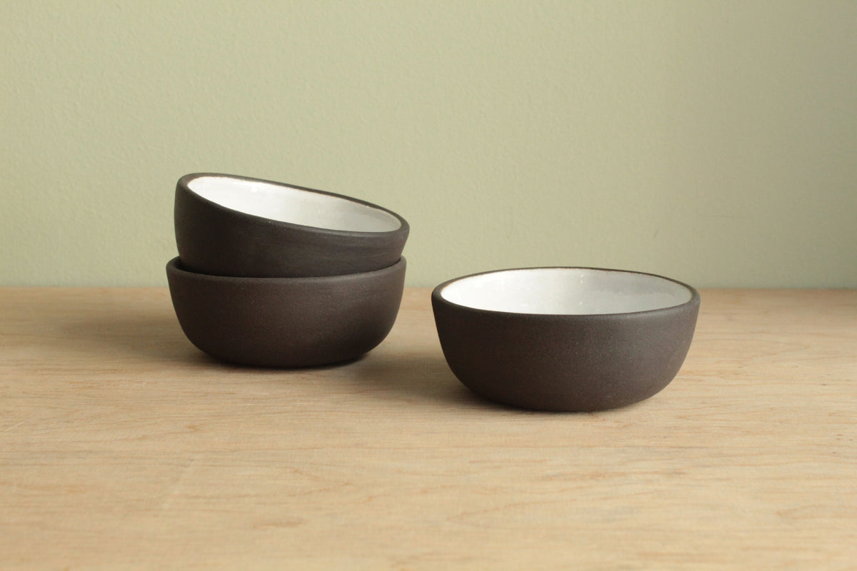 Small bowl black and white