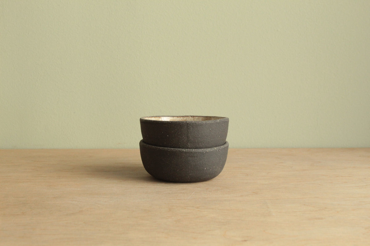 Small bowl black and white