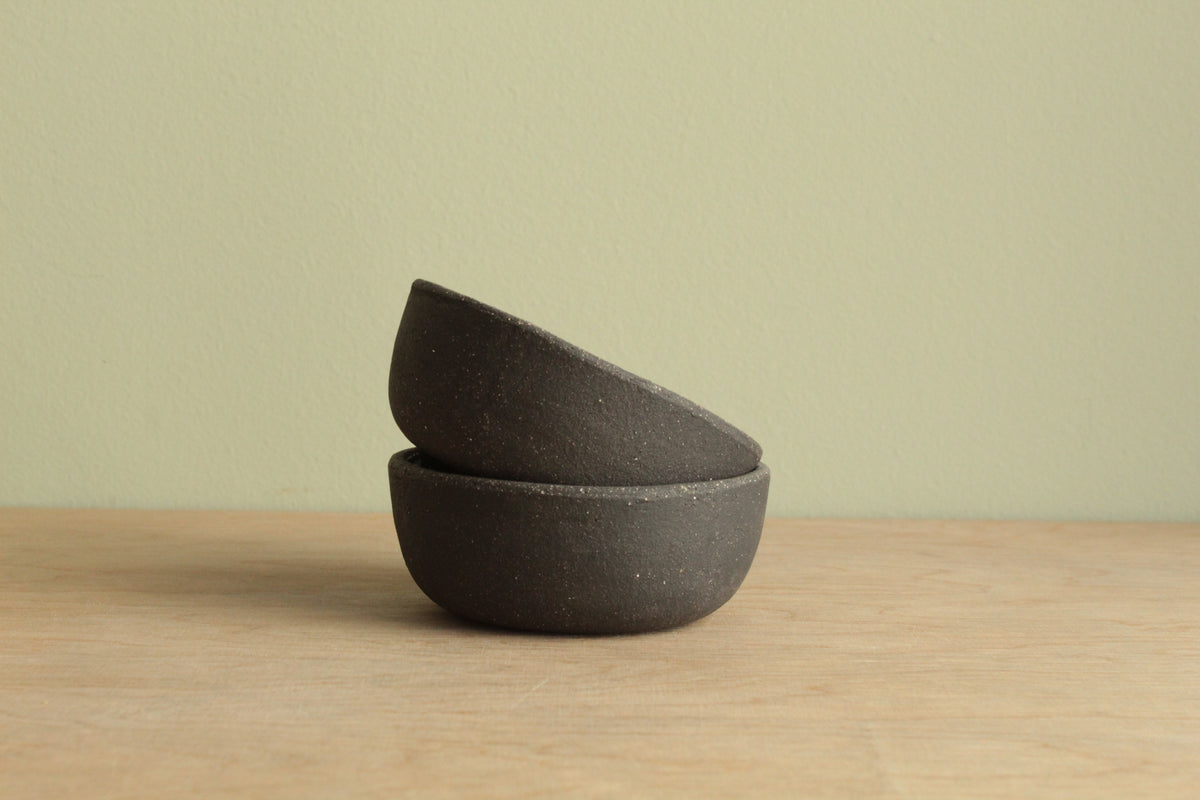 Small bowl black and white