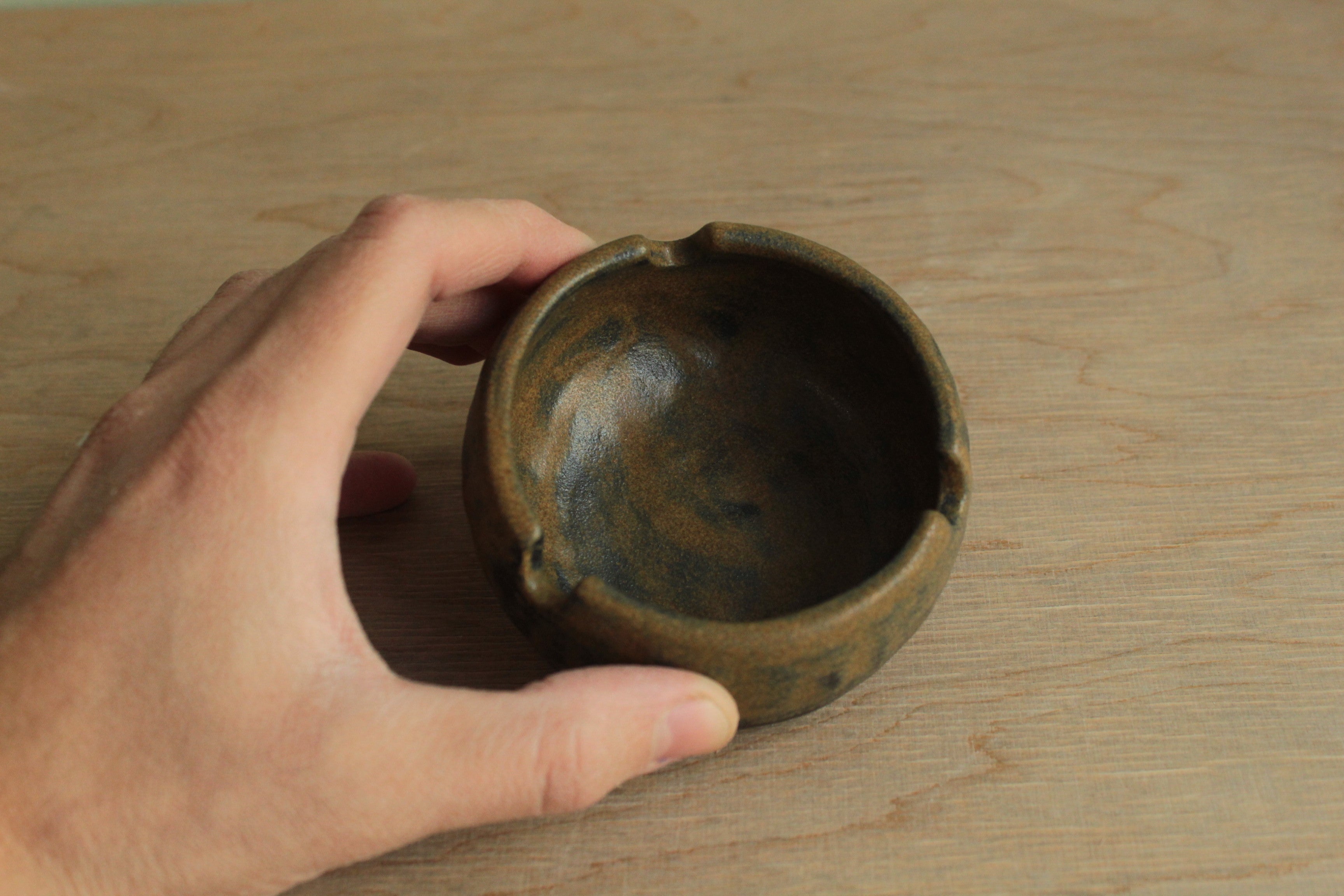 Penteli ashtray
