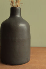 Load image into Gallery viewer, Black bottle or vase
