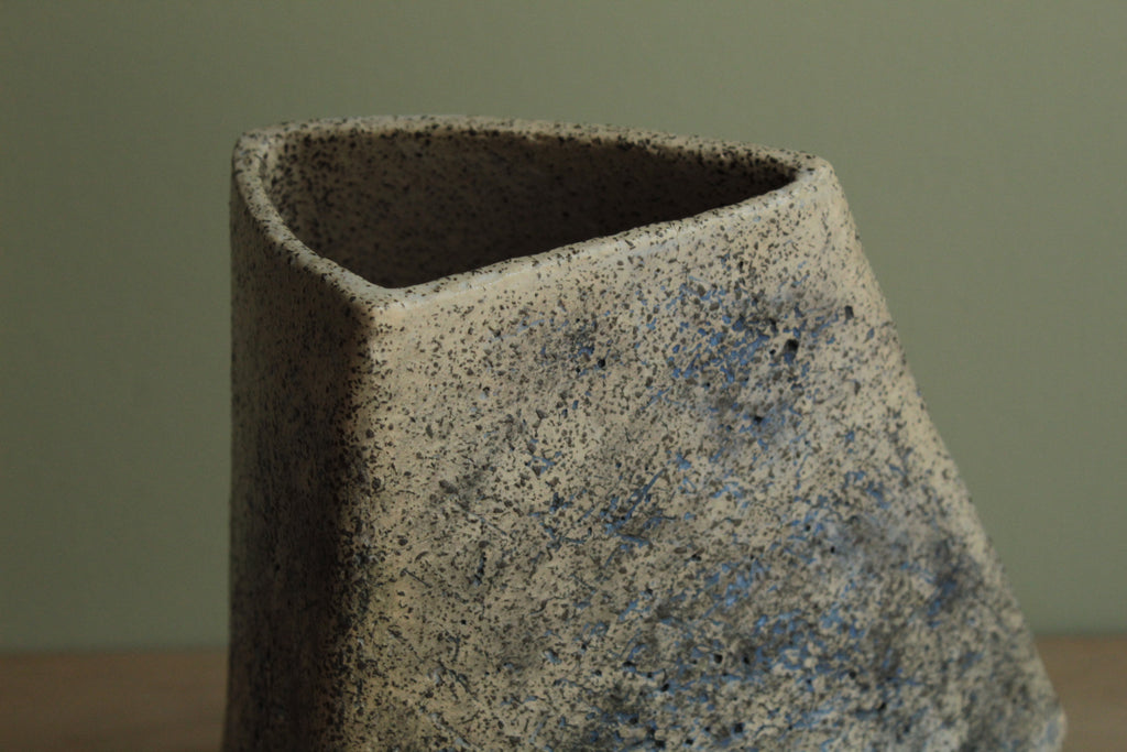 Vase in black and blue