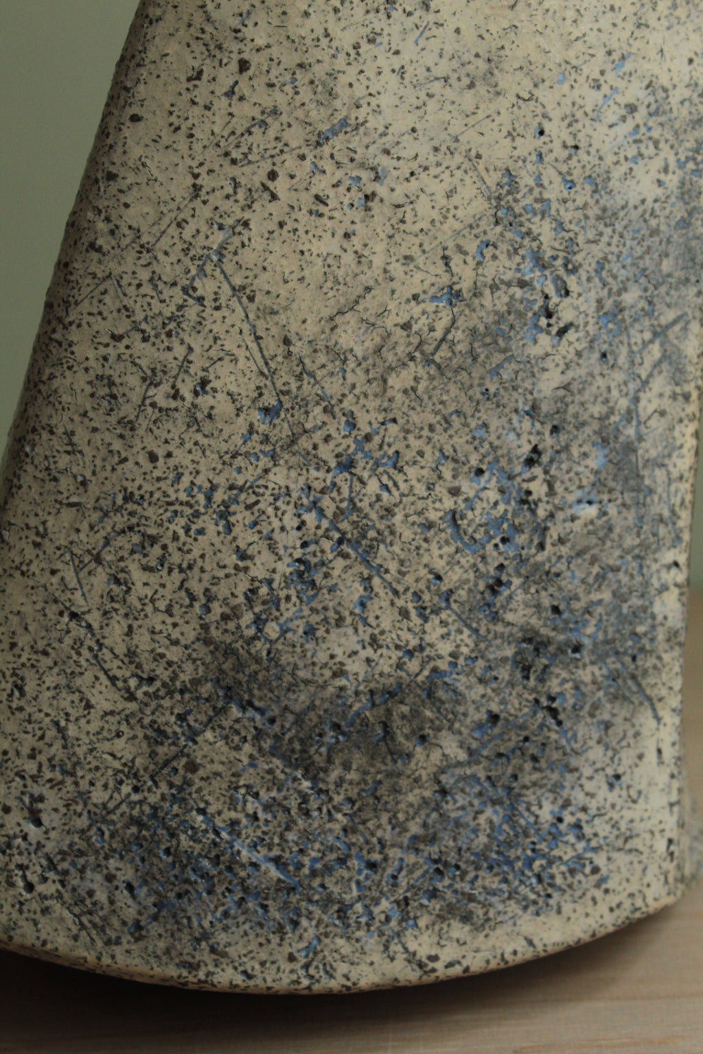 Vase in black and blue
